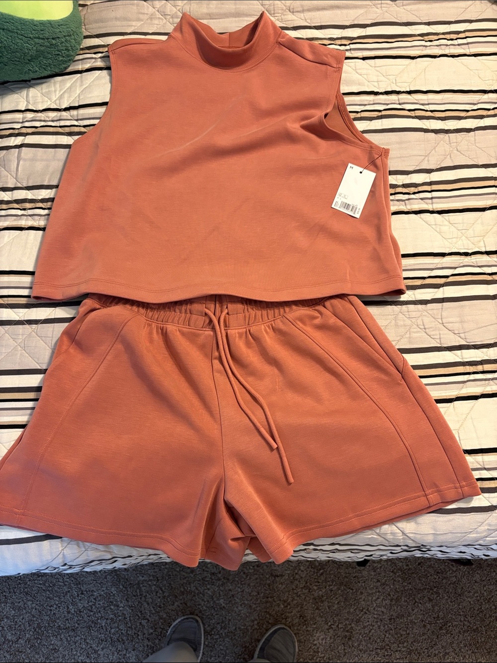 FLX 2 piece out fit. Top NWT, shorts 4” inseam both size medium.